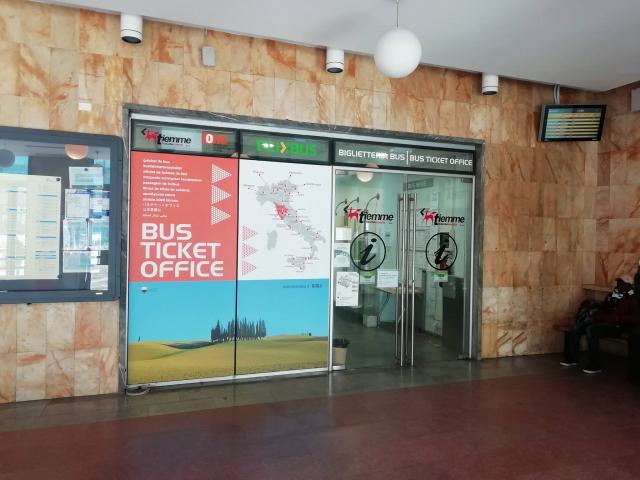 Nuovo look per la biglietteria Tiemme alla Stazione Fs di Siena